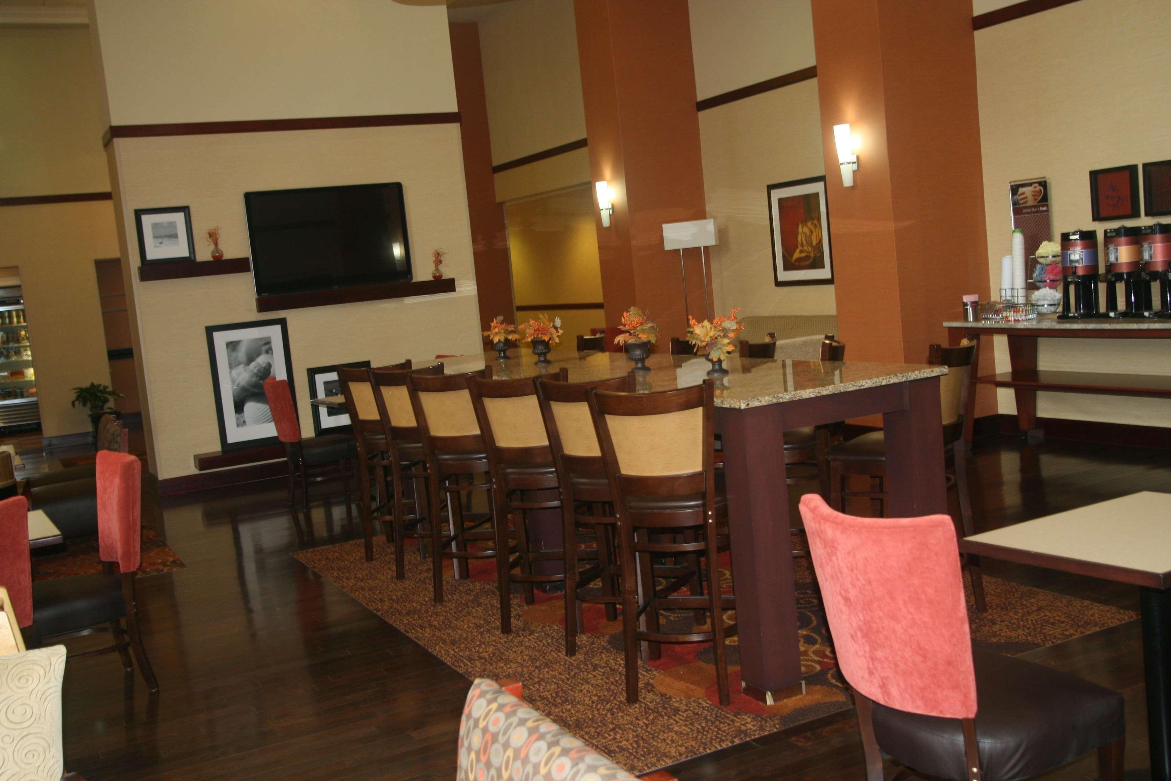 Hampton Inn & Suites Orlando International Drive North Restoran gambar